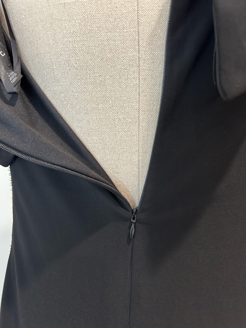 XSCAPE - Crystal Mesh Detail One-Shoulder Sheath Detail Gown Size 12 - Picture 10 of 16